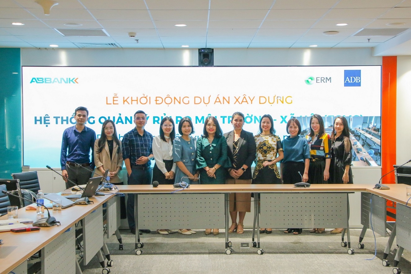 ABBANK, ADB và PWC cùng khởi động chương trình "Nâng cao năng lực về ngân hàng xanh"- Ảnh 2. ABBANK, ADB và PWC cùng khởi động chương trình "Nâng cao năng lực về ngân hàng xanh"- Ảnh 2.