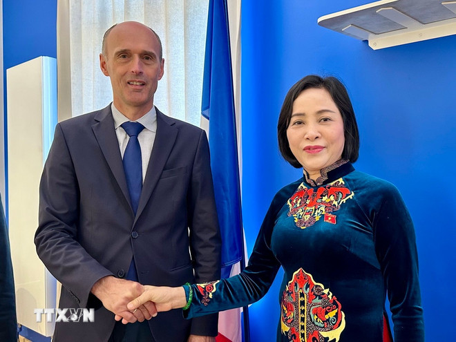 Phó Chủ tịch Quốc hội Nguyễn Thị Thanh thăm Không gian Hồ Chí Minh tại Pháp- Ảnh 2. Phó Chủ tịch Quốc hội Nguyễn Thị Thanh thăm Không gian Hồ Chí Minh tại Pháp- Ảnh 2.