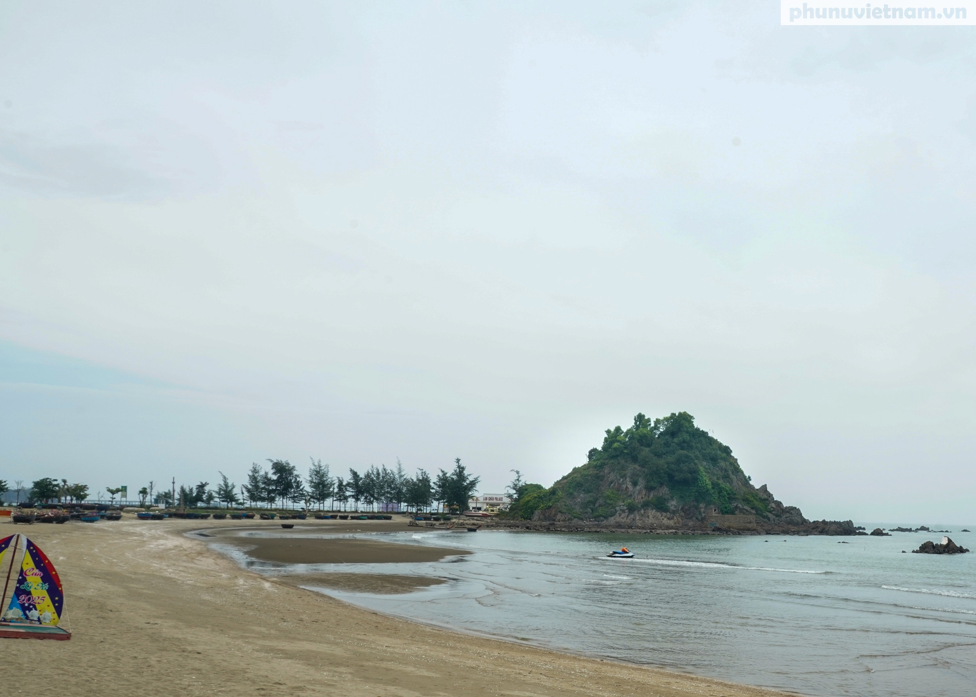 Lan Châu – Hòn đảo “ngủ quên” bừng tỉnh giữa mùa du lịch Cửa Lò- Ảnh 1. Lan Châu – Hòn đảo “ngủ quên” bừng tỉnh giữa mùa du lịch Cửa Lò- Ảnh 1.