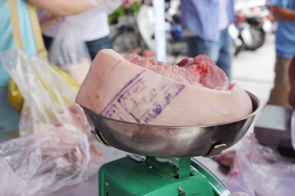 Thịt lợn bệnh lên mâm: Đừng bắt người tiêu dùng phải luôn thông thái- Ảnh 1. Thịt lợn bệnh lên mâm: Đừng bắt người tiêu dùng phải luôn thông thái- Ảnh 1.