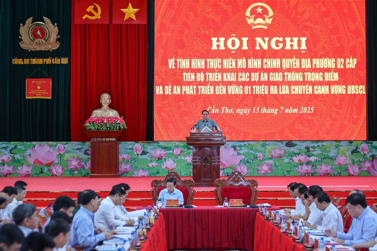 Thủ tướng: Đồng bằng sông Cửu Long cần đoàn kết hơn nữa, bứt phá, thần tốc hơn nữa- Ảnh 1. Thủ tướng: Đồng bằng sông Cửu Long cần đoàn kết hơn nữa, bứt phá, thần tốc hơn nữa- Ảnh 1.