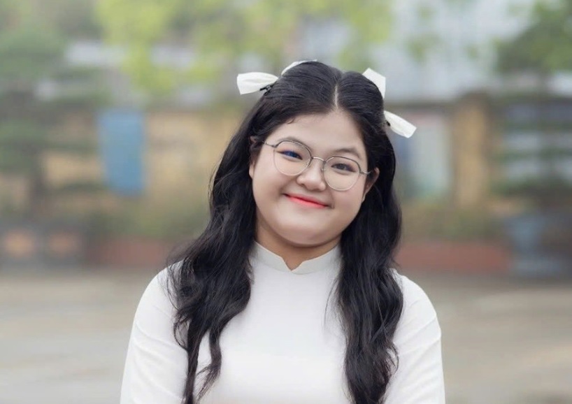 Вражаючі академічні досягнення 4 жінок, які отримали відзнаку на випускному іспиті 2025 року – Фото 1. Thành tích học tập ấn tượng của 4 nữ thủ khoa Kỳ thi tốt nghiệp THPT 2025- Ảnh 1.