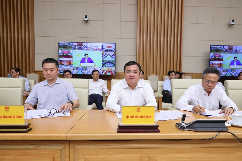 Thủ tướng: Tăng trưởng 8,3-8,5% năm 2025 không là "mục tiêu bất khả thi"- Ảnh 11. Thủ tướng: Tăng trưởng 8,3-8,5% năm 2025 không là "mục tiêu bất khả thi"- Ảnh 11.