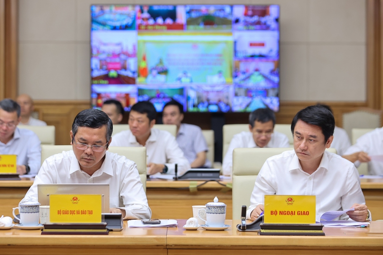 Thủ tướng: Tăng trưởng 8,3-8,5% năm 2025 không là "mục tiêu bất khả thi"- Ảnh 9. Thủ tướng: Tăng trưởng 8,3-8,5% năm 2025 không là "mục tiêu bất khả thi"- Ảnh 9.