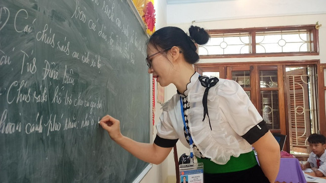 Bộ trưởng Bộ GD-ĐT: Luật Nhà giáo là công cụ để phát triển lực lượng nhà giáo- Ảnh 1. Bộ trưởng Bộ GD-ĐT: Luật Nhà giáo là công cụ để phát triển lực lượng nhà giáo- Ảnh 1.