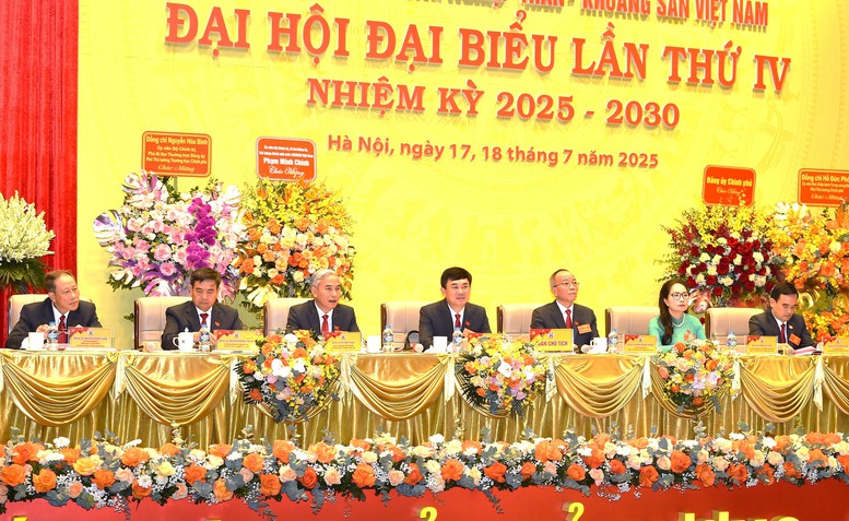 Tập đoàn Công nghiệp Than - Khoáng sản Việt Nam đột phá mạnh mẽ để phát triển nhanh, bền vững- Ảnh 2. Tập đoàn Công nghiệp Than - Khoáng sản Việt Nam đột phá mạnh mẽ để phát triển nhanh, bền vững- Ảnh 2.