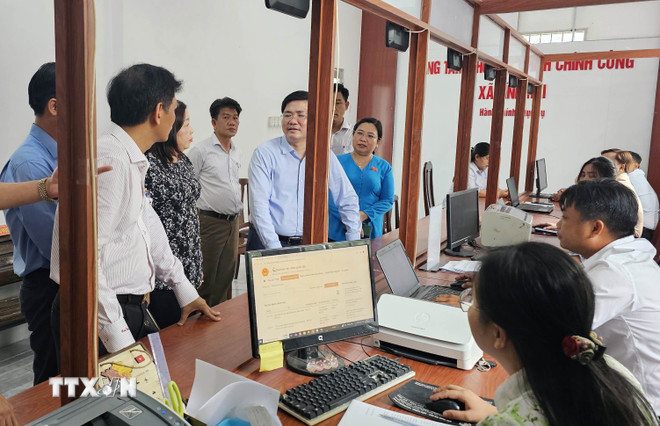 Bảo đảm tổ chức bộ máy đơn vị hành chính 2 cấp hoạt động thông suốt, hiệu quả- Ảnh 2. Bảo đảm tổ chức bộ máy đơn vị hành chính 2 cấp hoạt động thông suốt, hiệu quả- Ảnh 2.