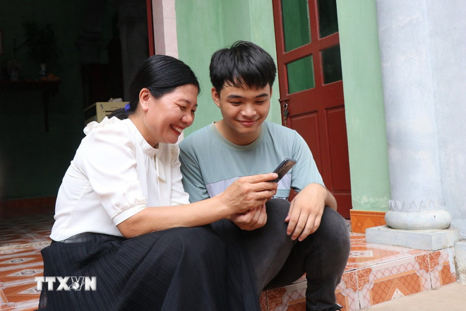 Thủ khoa A00 30 điểm bật mí "bí kíp học siêu đỉnh" từ cuốn sổ đặc biệt- Ảnh 1. Thủ khoa A00 30 điểm bật mí "bí kíp học siêu đỉnh" từ cuốn sổ đặc biệt- Ảnh 1.