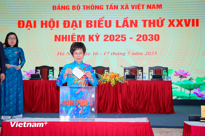 Bà Vũ Việt Trang tái đắc cử Bí thư Đảng ủy TTXVN khóa 27, nhiệm kỳ 2025-2030- Ảnh 1. Bà Vũ Việt Trang tái đắc cử Bí thư Đảng ủy TTXVN khóa 27, nhiệm kỳ 2025-2030- Ảnh 1.