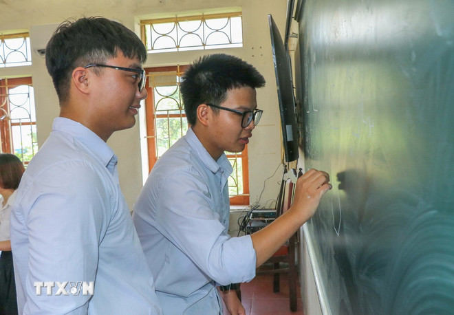 Nam sinh Ninh Bình lập sơ đồ tư duy, tự học và giành ngôi thủ khoa toàn quốc- Ảnh 1. Nam sinh Ninh Bình lập sơ đồ tư duy, tự học và giành ngôi thủ khoa toàn quốc- Ảnh 1.