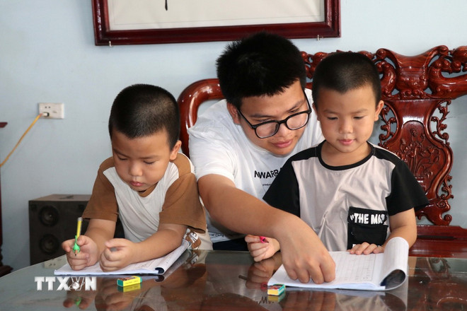Nam sinh Ninh Bình lập sơ đồ tư duy, tự học và giành ngôi thủ khoa toàn quốc- Ảnh 2. Nam sinh Ninh Bình lập sơ đồ tư duy, tự học và giành ngôi thủ khoa toàn quốc- Ảnh 2.
