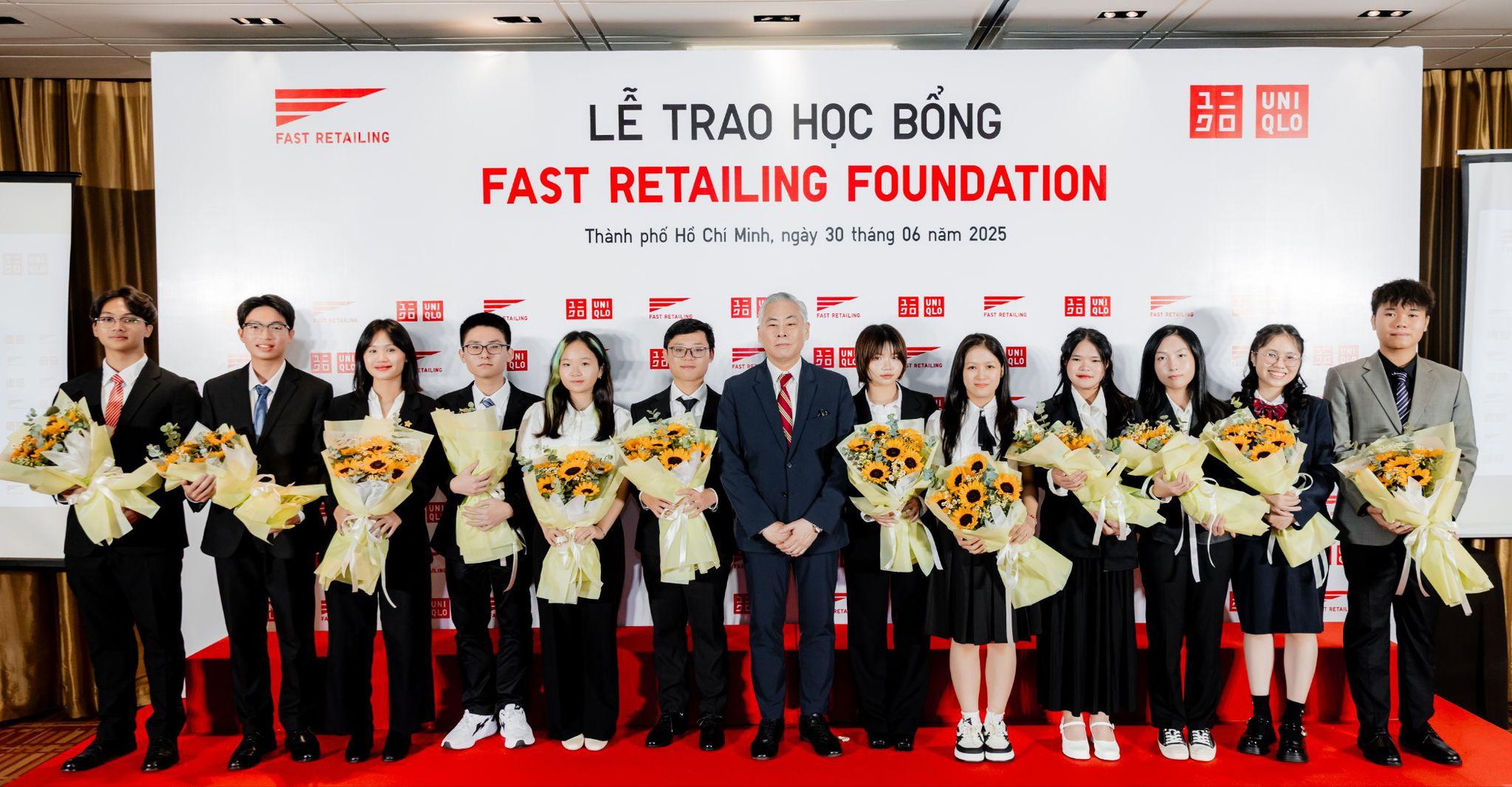 Quỹ Fast Retailing tiếp tục trao học bổng toàn phần cho học sinh Việt Nam- Ảnh 1. Quỹ Fast Retailing tiếp tục trao học bổng toàn phần cho học sinh Việt Nam- Ảnh 1.