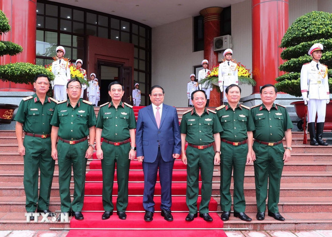Thủ tướng: Quân đội tiếp tục vai trò nòng cốt trong xây dựng “thế trận lòng dân”- Ảnh 2.