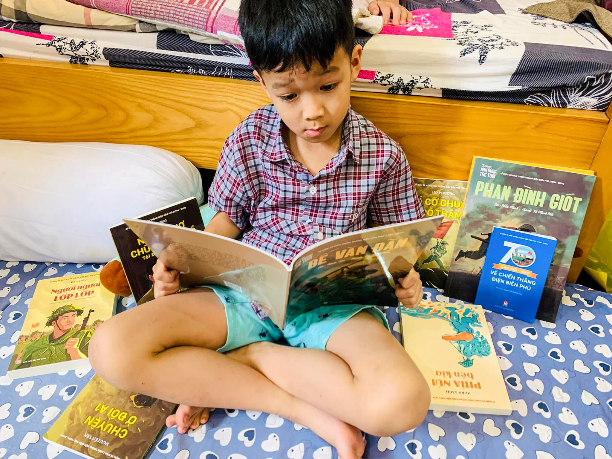 Người mẹ gần 10 năm thắp lửa tri thức, nuôi dưỡng tình yêu lịch sử cho con- Ảnh 12. Người mẹ gần 10 năm thắp lửa tri thức, nuôi dưỡng tình yêu lịch sử cho con- Ảnh 12.