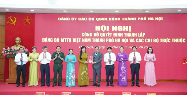 Công bố Quyết định thành lập Đảng bộ MTTQ Việt Nam TP Hà Nội và các chi bộ trực thuộc- Ảnh 1. Công bố Quyết định thành lập Đảng bộ MTTQ Việt Nam TP Hà Nội và các chi bộ trực thuộc- Ảnh 1.