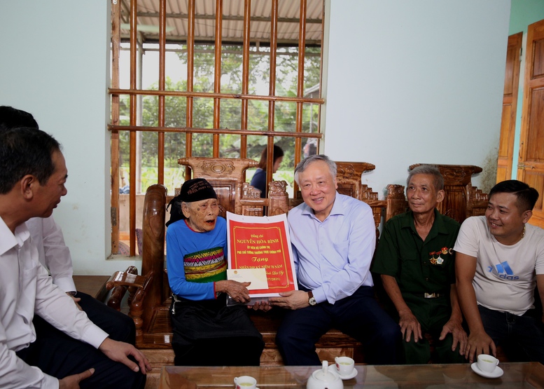 Đảng và Nhà nước luôn dành sự quan tâm đặc biệt trong chăm lo cho người có công, gia đình chính sách- Ảnh 5. Đảng và Nhà nước luôn dành sự quan tâm đặc biệt trong chăm lo cho người có công, gia đình chính sách- Ảnh 5.