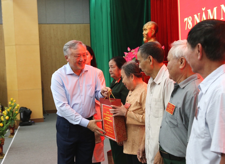 Đảng và Nhà nước luôn dành sự quan tâm đặc biệt trong chăm lo cho người có công, gia đình chính sách- Ảnh 3. Đảng và Nhà nước luôn dành sự quan tâm đặc biệt trong chăm lo cho người có công, gia đình chính sách- Ảnh 3.