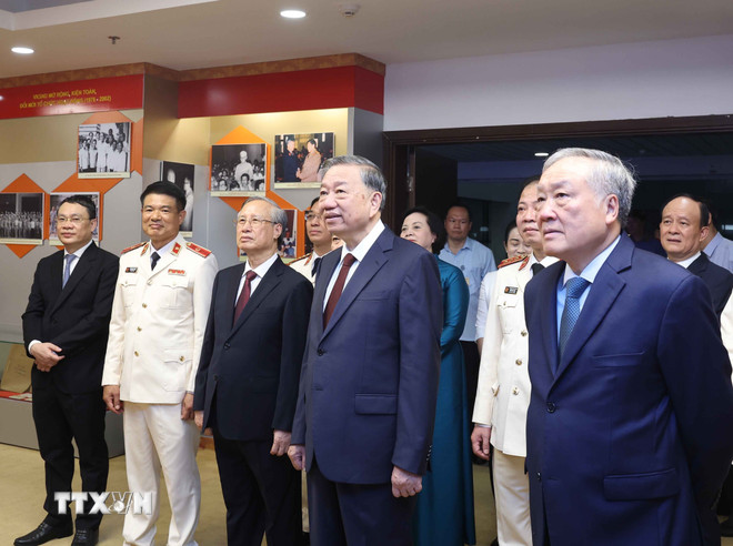 Ngành kiểm sát góp phần kiến tạo xã hội kỷ cương, công bằng, dân chủ, văn minh- Ảnh 3. Ngành kiểm sát góp phần kiến tạo xã hội kỷ cương, công bằng, dân chủ, văn minh- Ảnh 3.