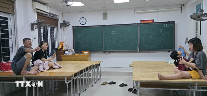 Bão số 3 đang ở trên đất liền ven biển giữa Hưng Yên và Ninh Bình, khẩn trương di dời hàng chục nghìn người- Ảnh 3. Bão số 3 đang ở trên đất liền ven biển giữa Hưng Yên và Ninh Bình, khẩn trương di dời hàng chục nghìn người- Ảnh 3.