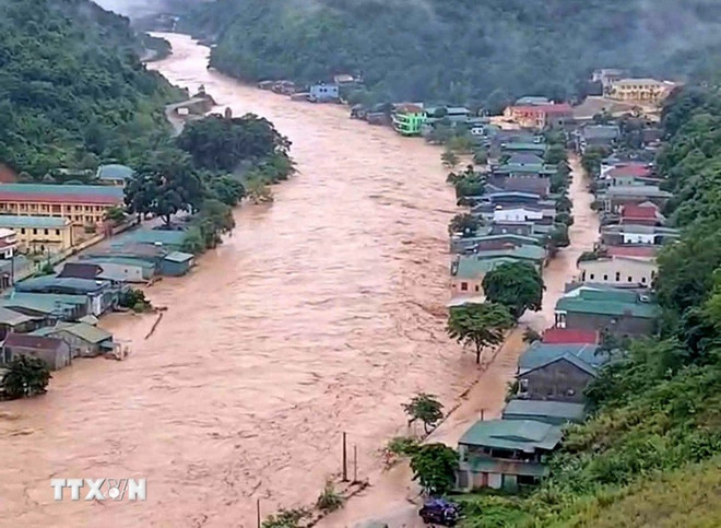 Thủ tướng yêu cầu nhanh chóng khắc phục hậu quả bão số 3 và mưa lũ- Ảnh 1. Thủ tướng yêu cầu nhanh chóng khắc phục hậu quả bão số 3 và mưa lũ- Ảnh 1.