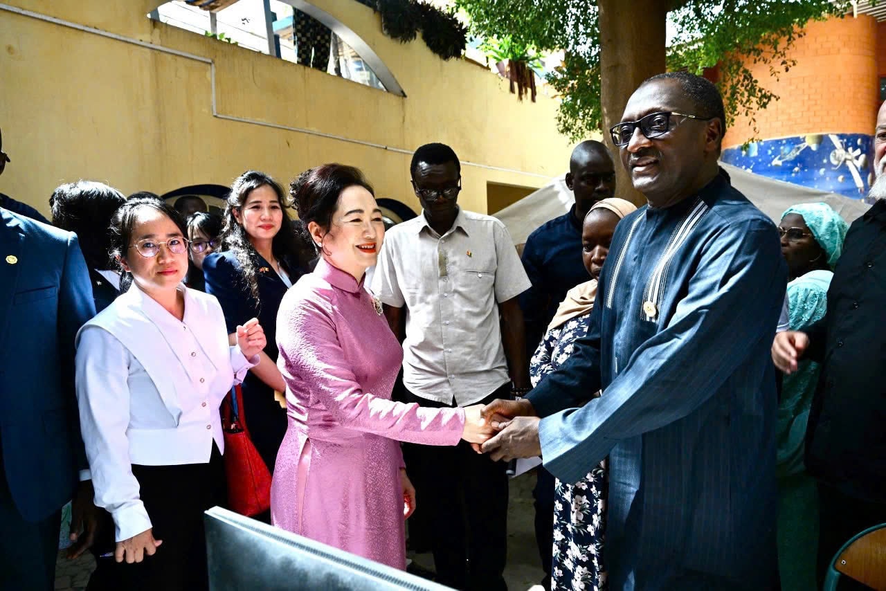 Phu nhân Chủ tịch Quốc hội Nguyễn Thị Thanh Nga thăm Trung tâm Hỗ trợ trẻ em tại Senegal- Ảnh 8.