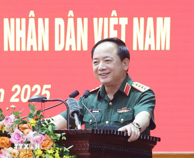 Tổng Bí thư: Xây dựng Quân đội vững mạnh về chính trị, gắn bó máu thịt với nhân dân- Ảnh 1. Tổng Bí thư: Xây dựng Quân đội vững mạnh về chính trị, gắn bó máu thịt với nhân dân- Ảnh 1.