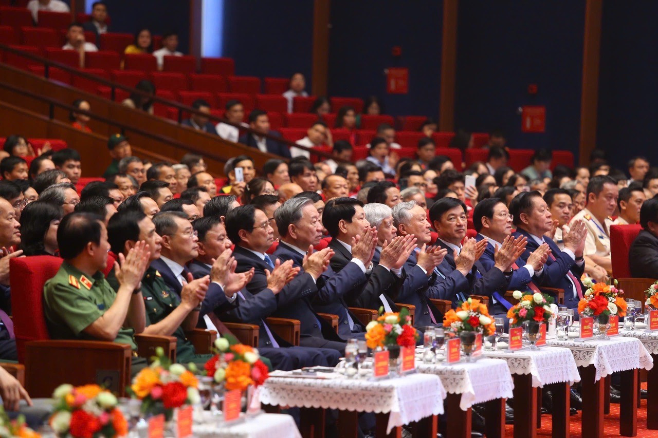 Đối tượng người có có công ngày càng mở rộng, chế độ ưu đãi ngày một nâng cao- Ảnh 1.