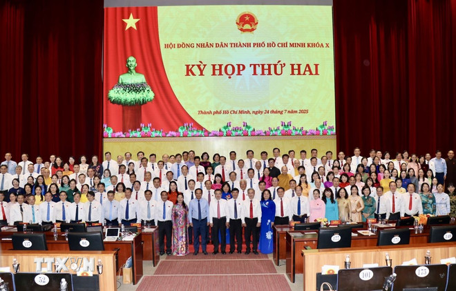 TPHCM thông qua 20 nghị quyết thúc đẩy phát triển kinh tế-xã hội- Ảnh 1.