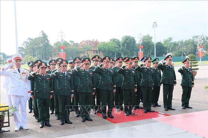 Lãnh đạo Đảng, Nhà nước tưởng niệm các Anh hùng liệt sỹ, viếng Chủ tịch Hồ Chí Minh- Ảnh 5. Lãnh đạo Đảng, Nhà nước tưởng niệm các Anh hùng liệt sỹ, viếng Chủ tịch Hồ Chí Minh- Ảnh 5.