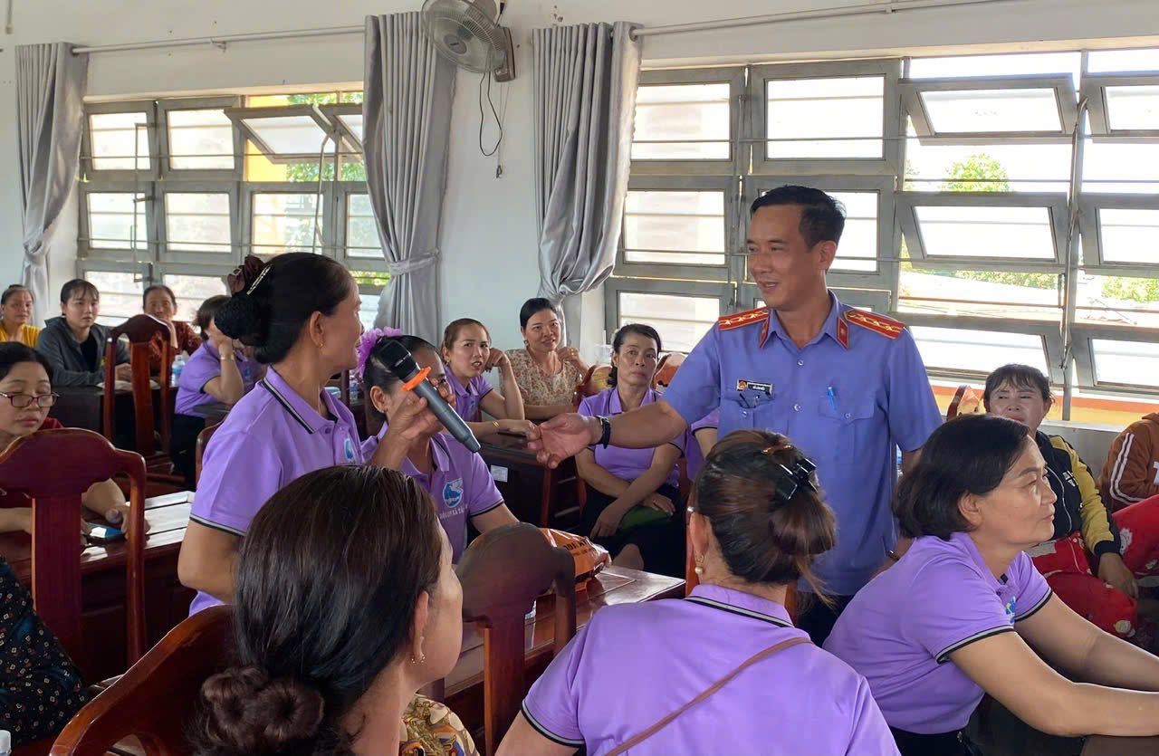 Vun đắp, giữ gìn giá trị tốt đẹp của gia đình trong thực hiện xây dựng nông thôn mới- Ảnh 2.