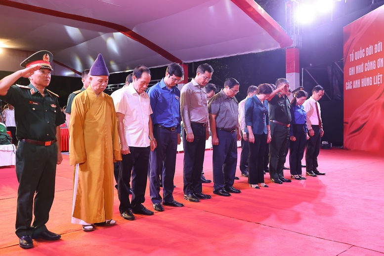Thủ tướng: Các Anh hùng liệt sĩ đã làm rạng rỡ non sông, đất nước ta- Ảnh 2.