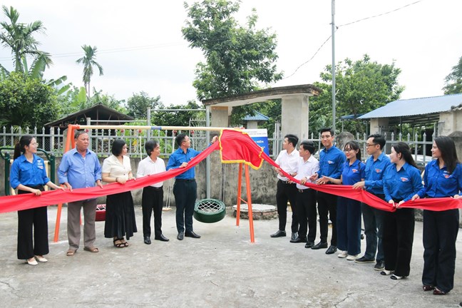 Đoàn Thanh niên Mặt trận Tổ quốc, các đoàn thể Trung ương hành trình về nguồn- Ảnh 5. Đoàn Thanh niên Mặt trận Tổ quốc, các đoàn thể Trung ương hành trình về nguồn- Ảnh 5.