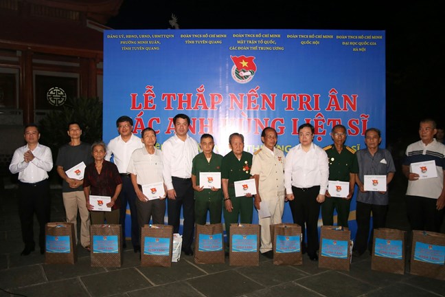 Đoàn Thanh niên Mặt trận Tổ quốc, các đoàn thể Trung ương hành trình về nguồn- Ảnh 2. Đoàn Thanh niên Mặt trận Tổ quốc, các đoàn thể Trung ương hành trình về nguồn- Ảnh 2.
