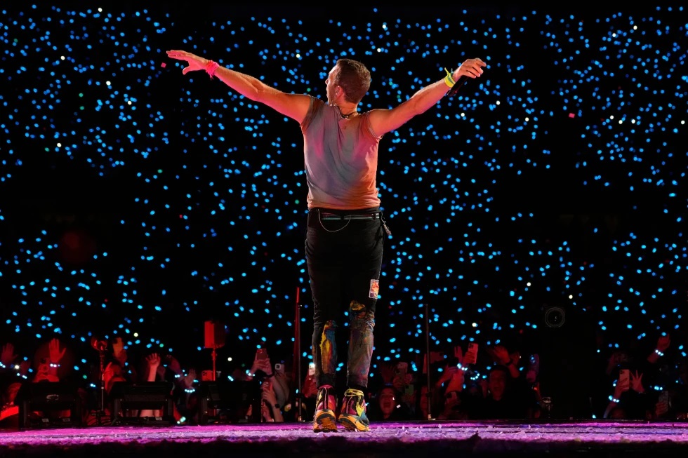 Důsledky objetí s generálním ředitelem se šířily online: Je řada na tom, aby rezignoval personální ředitel společnosti Astronomer Company - Foto 1. Hệ lụy từ cái ôm với CEO lan truyền trên mạng: Đến lượt Giám đốc nhân sự Công ty Astronomer từ chức- Ảnh 1.