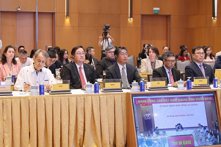 Thủ tướng: Việt Nam quyết tâm tổ chức Năm APEC 2027 thành công mọi mặt- Ảnh 2.