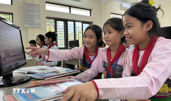 100 trường nội trú liên cấp ở biên giới - 13 tháng hành động- Ảnh 1.