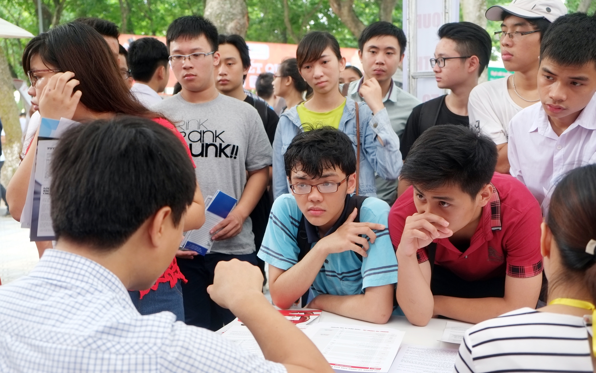 Xét tuyển đại học: Không nên chủ quan điểm sàn giảm, điểm chuẩn sẽ thấp