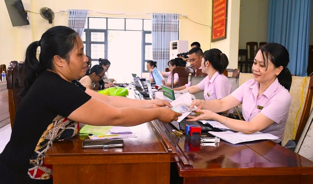 Capital político para apoiar pescadores - Foto 1. Nguồn vốn chính sách tiếp sức cho ngư dân- Ảnh 1.
