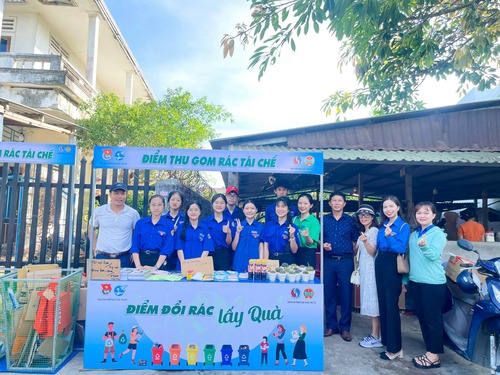 Phụ nữ Quảng Ngãi thay đổi diện mạo mới ở làng quê- Ảnh 1. Phụ nữ Quảng Ngãi thay đổi diện mạo mới ở làng quê- Ảnh 1.