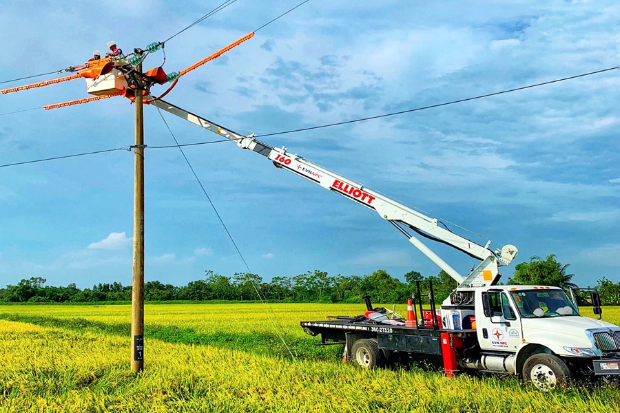 Điện lực miền Bắc tập trung vận hành an toàn, tiết kiệm, đảm bảo cung ứng điện ổn định những tháng cuối năm- Ảnh 2. Điện lực miền Bắc tập trung vận hành an toàn, tiết kiệm, đảm bảo cung ứng điện ổn định những tháng cuối năm- Ảnh 2.
