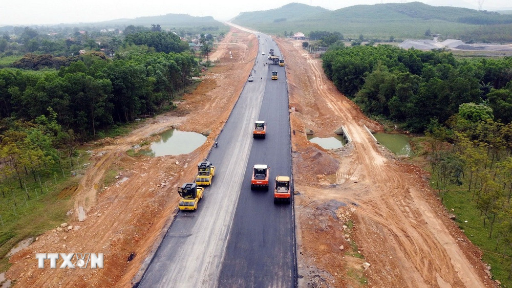 Thủ tướng: Tăng cường hiệu quả điều hành chính sách tiền tệ, chính sách tài khóa- Ảnh 3. Thủ tướng: Tăng cường hiệu quả điều hành chính sách tiền tệ, chính sách tài khóa- Ảnh 3.