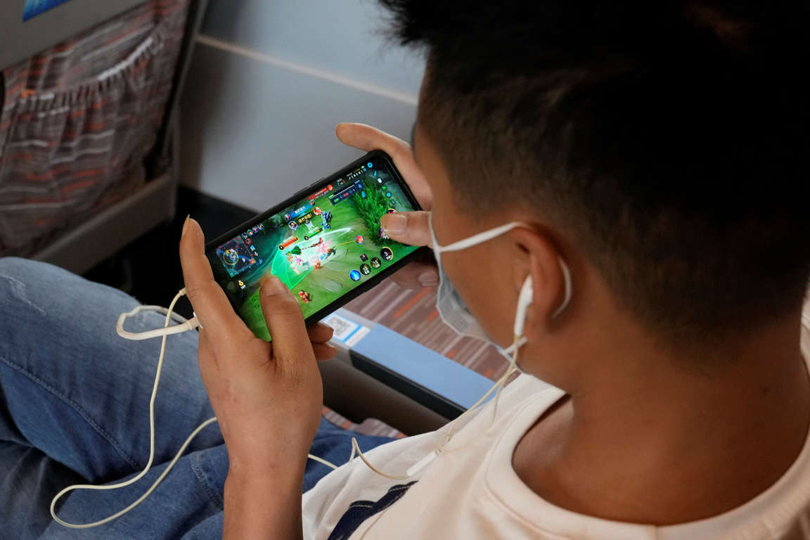 Mẹ bất lực nhìn con "nghiện game” từ mẫu giáo- Ảnh 1.