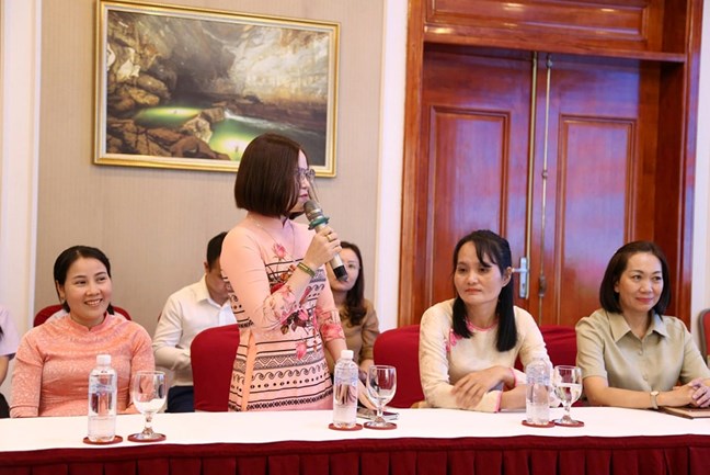 Gặp mặt Đoàn đại biểu giáo viên và học sinh tiêu biểu Trường song ngữ Lào - Việt Nam Nguyễn Du- Ảnh 8. Gặp mặt Đoàn đại biểu giáo viên và học sinh tiêu biểu Trường song ngữ Lào - Việt Nam Nguyễn Du- Ảnh 8.