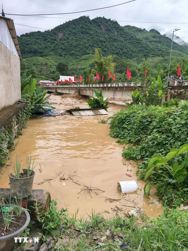 Sơn La công bố tình huống khẩn cấp thiên tai, ứng phó với bão lũ- Ảnh 1. Sơn La công bố tình huống khẩn cấp thiên tai, ứng phó với bão lũ- Ảnh 1.