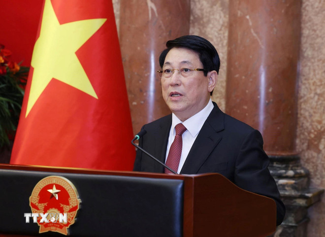 Chủ tịch nước trao quyết định thăng quân hàm cho sỹ quan Quân đội và Công an- Ảnh 1. Chủ tịch nước trao quyết định thăng quân hàm cho sỹ quan Quân đội và Công an- Ảnh 1.