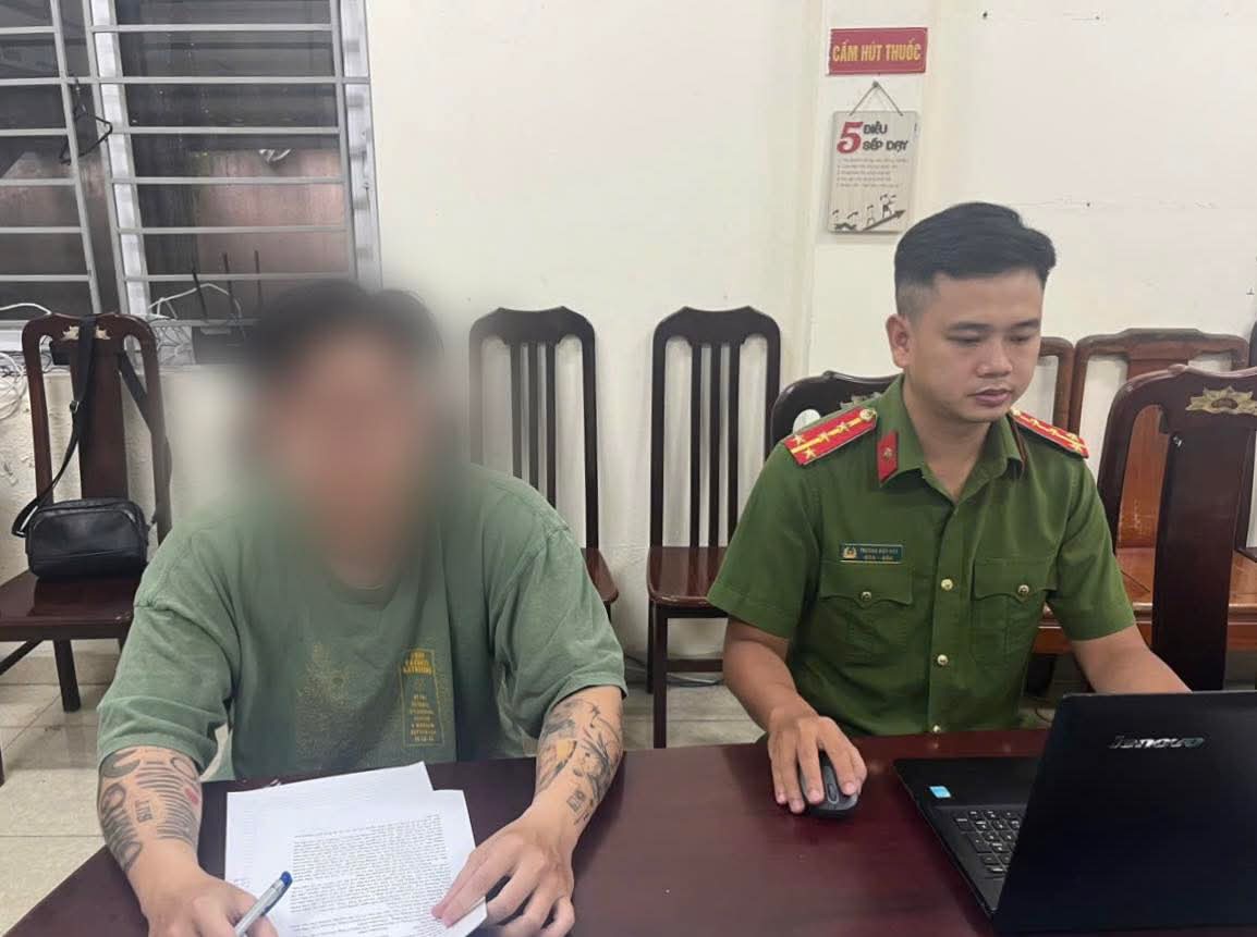 Vụ cô gái bị gã xăm trổ đánh tại chung cư: Luật sư nhận định gì?- Ảnh 1. Vụ cô gái bị gã xăm trổ đánh tại chung cư: Luật sư nhận định gì?- Ảnh 1.
