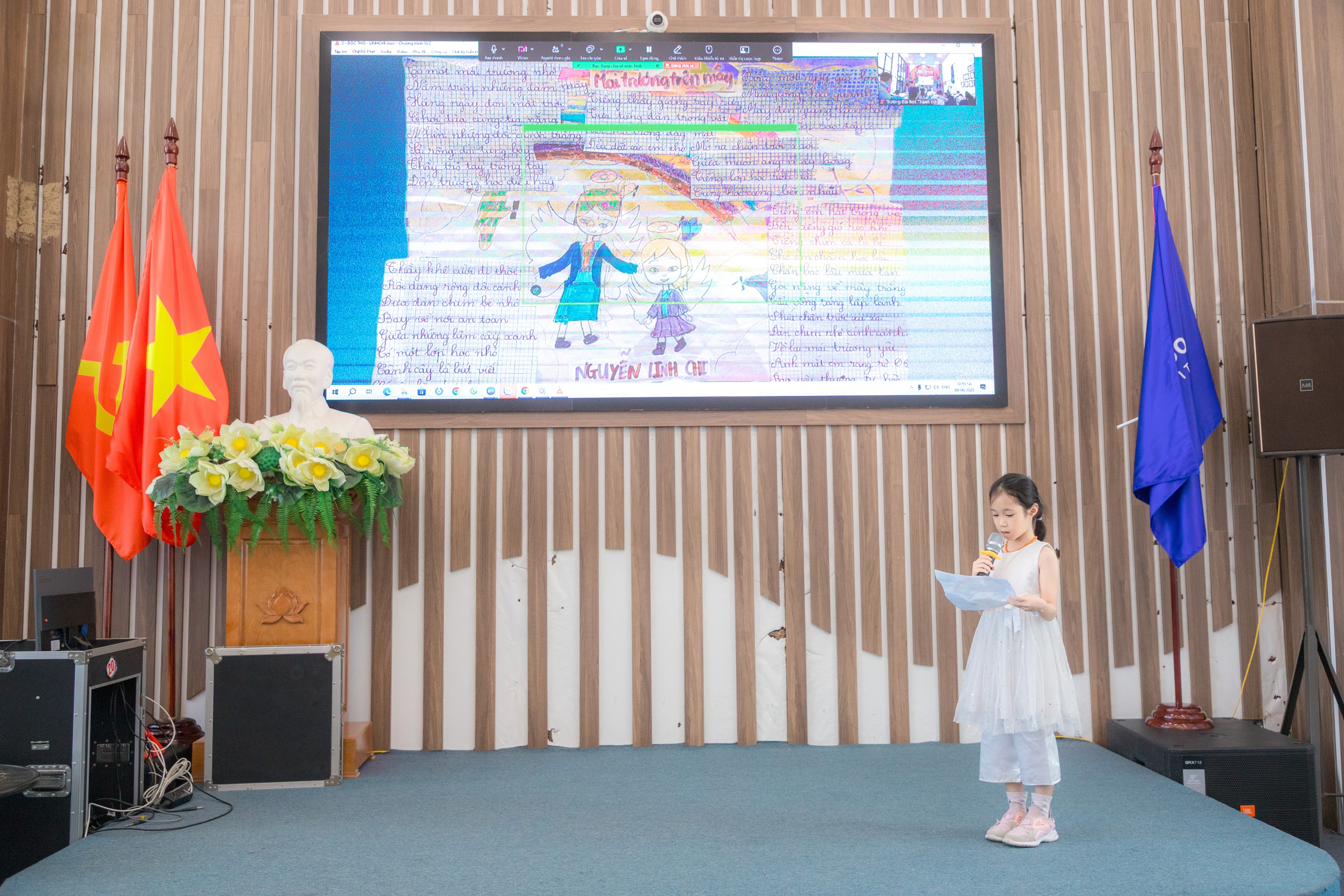 ផលិតផលដែលយល់ និងចិញ្ចឹមអារម្មណ៍របស់អ្នកសិក្សាដែលចូលរួមក្នុង Thado Techfest 2025 - រូបថត 2 ។ Các sản phẩm thấu hiểu và nuôi dưỡng cảm xúc người học tham gia Thado Techfest 2025- Ảnh 2.