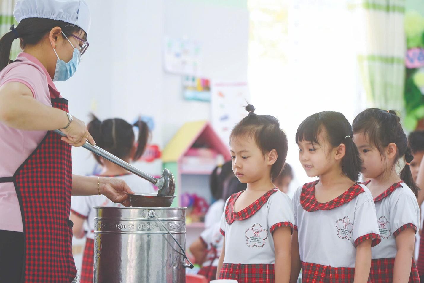 Vì một Việt Nam hùng cường: Kiến nghị thúc đẩy sản xuất sữa tươi nguyên liệu trong nước tại hội thảo ngành sữa- Ảnh 2. Vì một Việt Nam hùng cường: Kiến nghị thúc đẩy sản xuất sữa tươi nguyên liệu trong nước tại hội thảo ngành sữa- Ảnh 2.