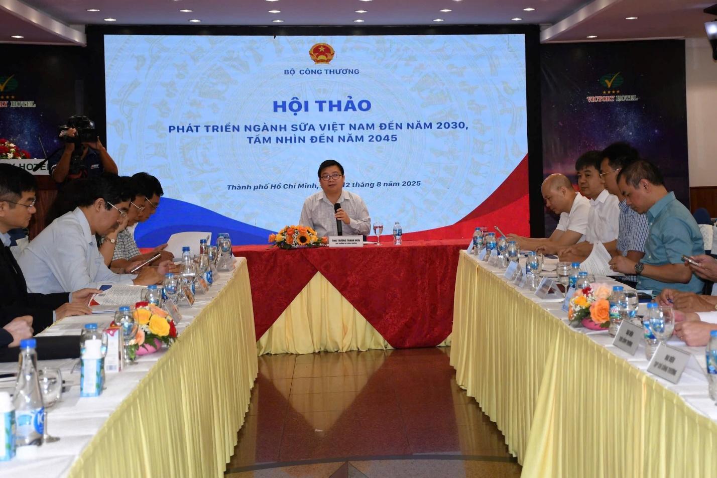Vì một Việt Nam hùng cường: Kiến nghị thúc đẩy sản xuất sữa tươi nguyên liệu trong nước tại hội thảo ngành sữa- Ảnh 4. Vì một Việt Nam hùng cường: Kiến nghị thúc đẩy sản xuất sữa tươi nguyên liệu trong nước tại hội thảo ngành sữa- Ảnh 4.