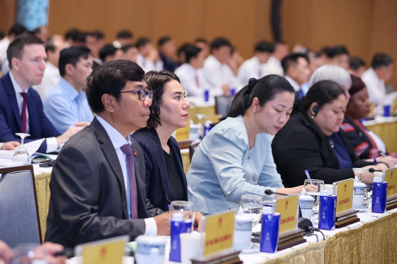 Thủ tướng: Có chính sách ưu tiên, nguồn lực ưu tiên, tín dụng ưu tiên với vùng đồng bào dân tộc thiểu số và miền núi- Ảnh 7. Thủ tướng: Có chính sách ưu tiên, nguồn lực ưu tiên, tín dụng ưu tiên với vùng đồng bào dân tộc thiểu số và miền núi- Ảnh 7.